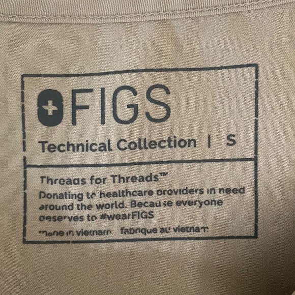 Figs Technical Collection Casma Three-Pocket Scrub Top Women's Small Tan V-Neck - Picture 7 of 10